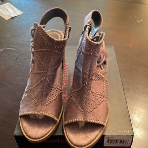 Brown Suede open toe!